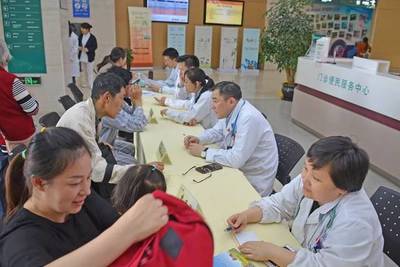 仁济关爱 | 深化两学一做，公益服务百姓——记一次健康咨询服务活动